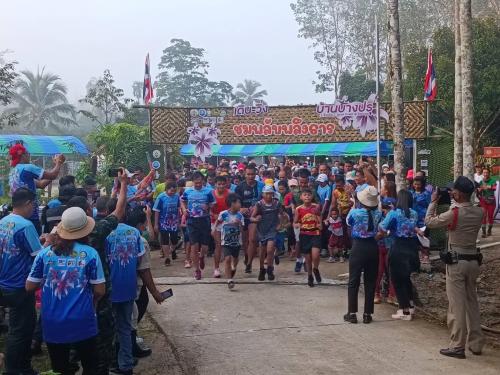 กิจกรรม เดิน-วิ่ง ชมพลับพลึงธาร บ้านบางปรุ เพื่อส่งเสริมการท่องเที่ยวเชิงกีฬา